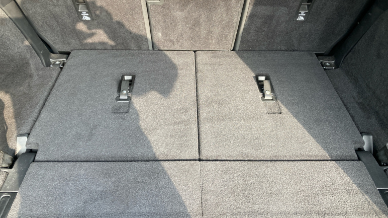 Land Rover Discovery 3.0 D300 Dynamic SE 5dr Auto Diesel Station Wagon